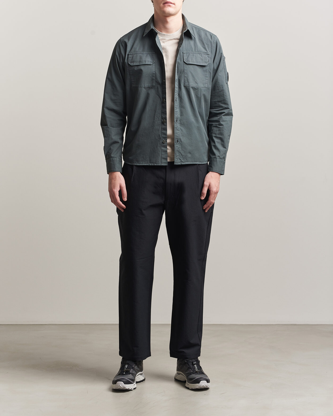 Mies | Kauluspaidat | C.P. Company | Organic Gabardine Pocket Shirt Dark Grey