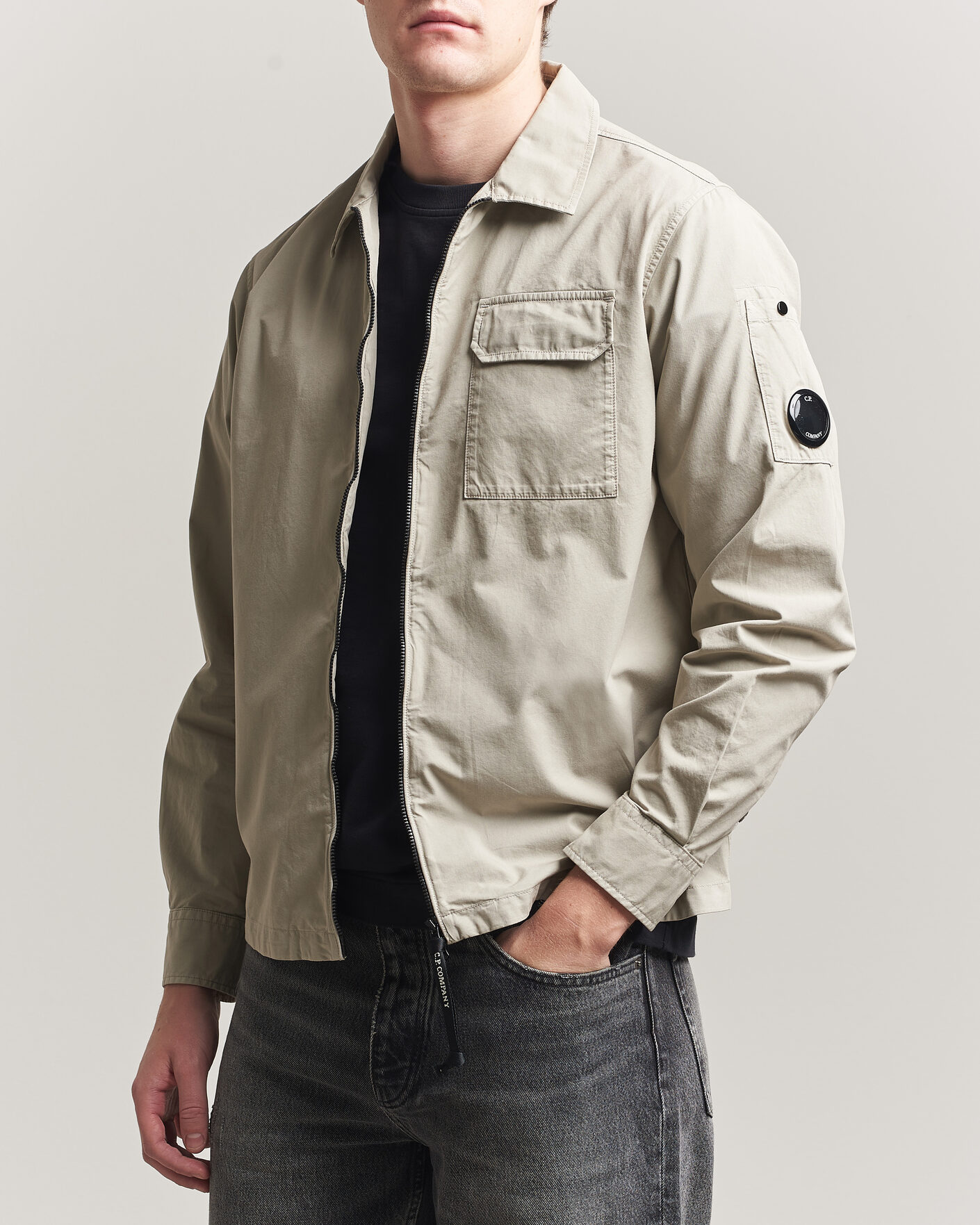 Mies | Kauluspaidat | C.P. Company | Garment Dyed Gabardine Zip Overshirt Light Grey