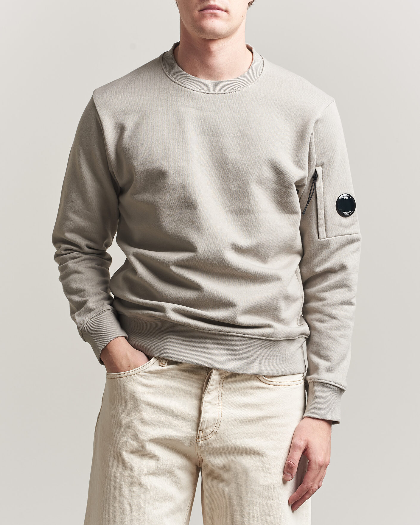Mies | Puserot | C.P. Company | Diagonal Raised Fleece Lens Sweatshirt Light Grey