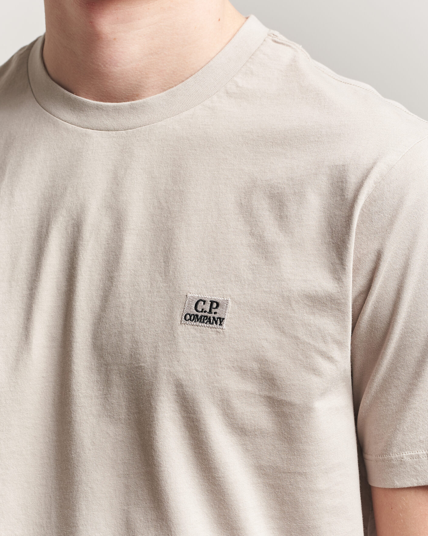 Mies | T-paidat | C.P. Company | Short Sleeve Small Logo T-Shirt Light Grey