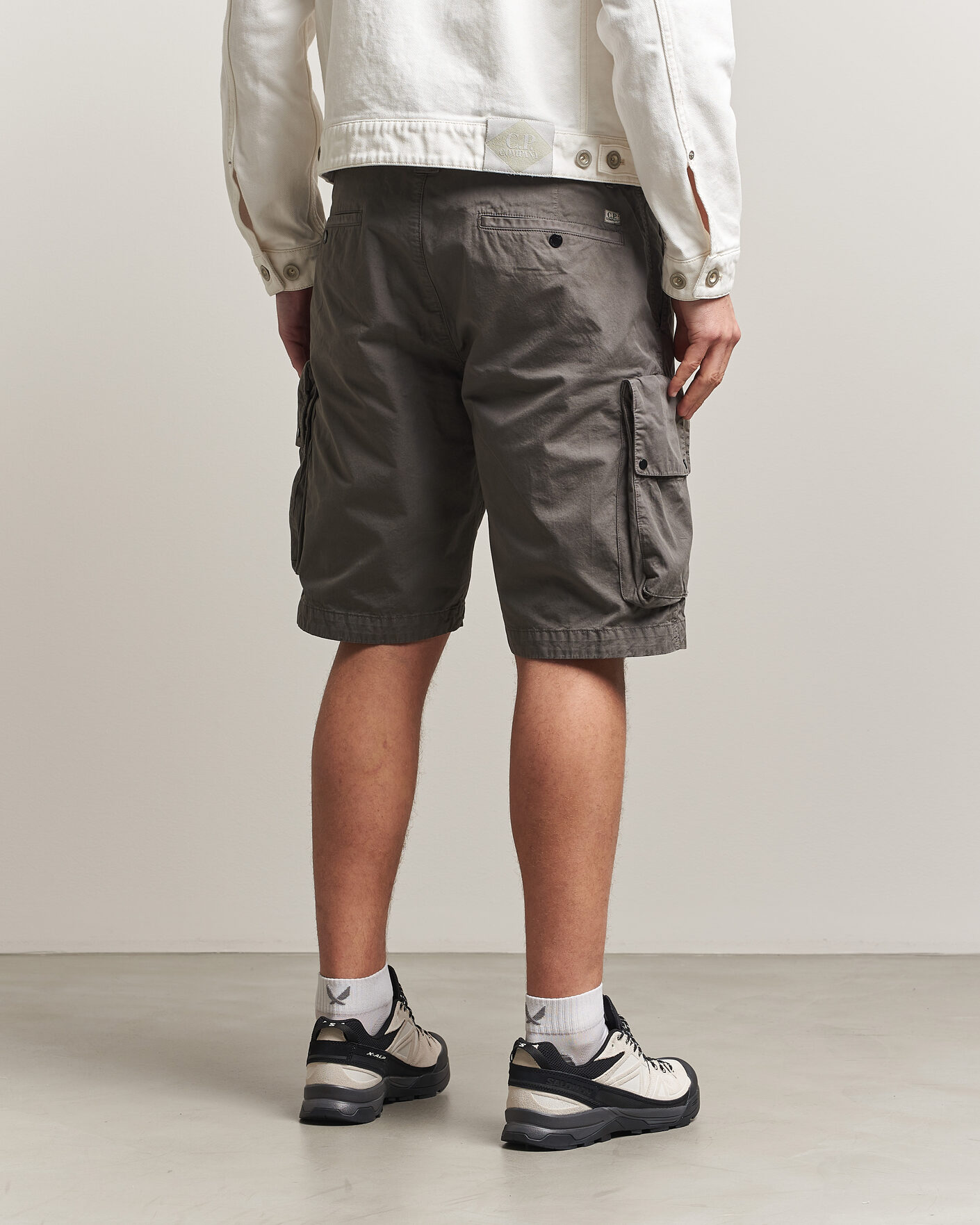 Mies | Shortsit | C.P. Company | Cotton Gabardine Cargo Shorts Washed Black