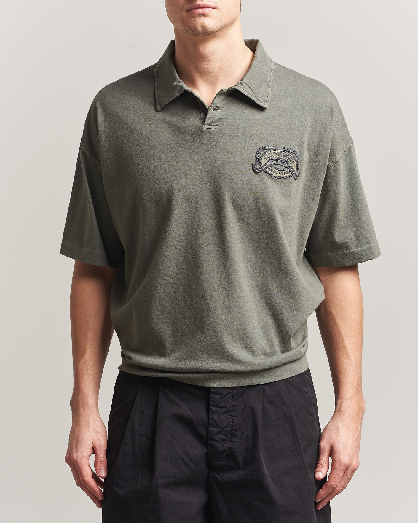Mies | Pikeet | C.P. Company | Boxy Fit Cotton Logo Polo Dark Green