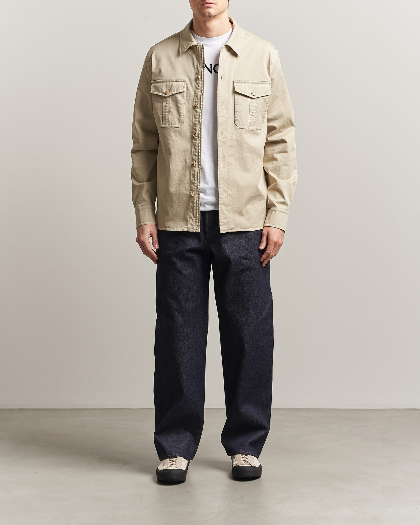 Mies | Kauluspaidat | Moncler | Double Pocket Overshirt Beige