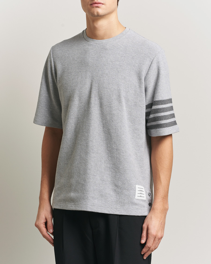 Mies | T-paidat | Thom Browne | Textured Pique 4 Bar T-Shirt Pale Grey