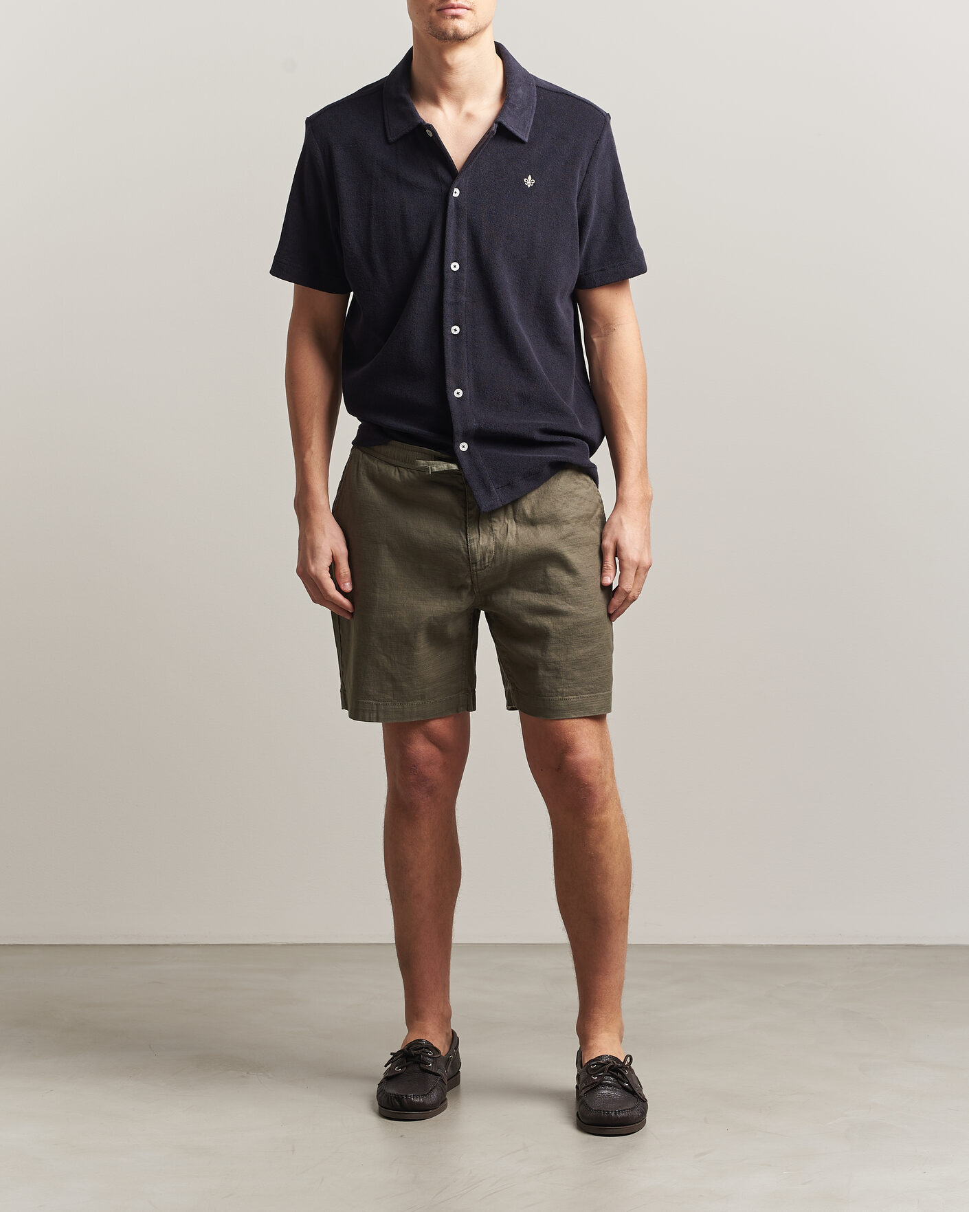 Mies | Shortsit | Morris | Fenix Linen Shorts Olive