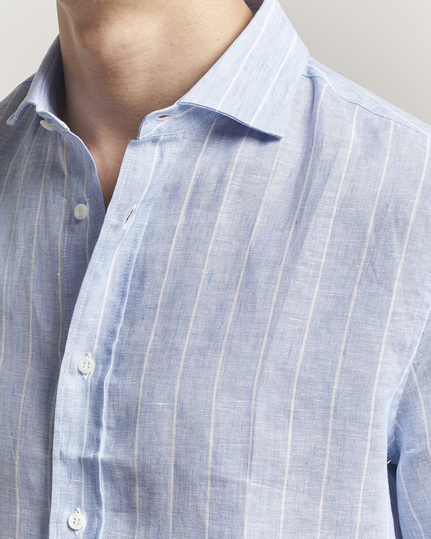 Mies | Kauluspaidat | Brunello Cucinelli | Easy Fit Linen Shirt Light Blue Stripe