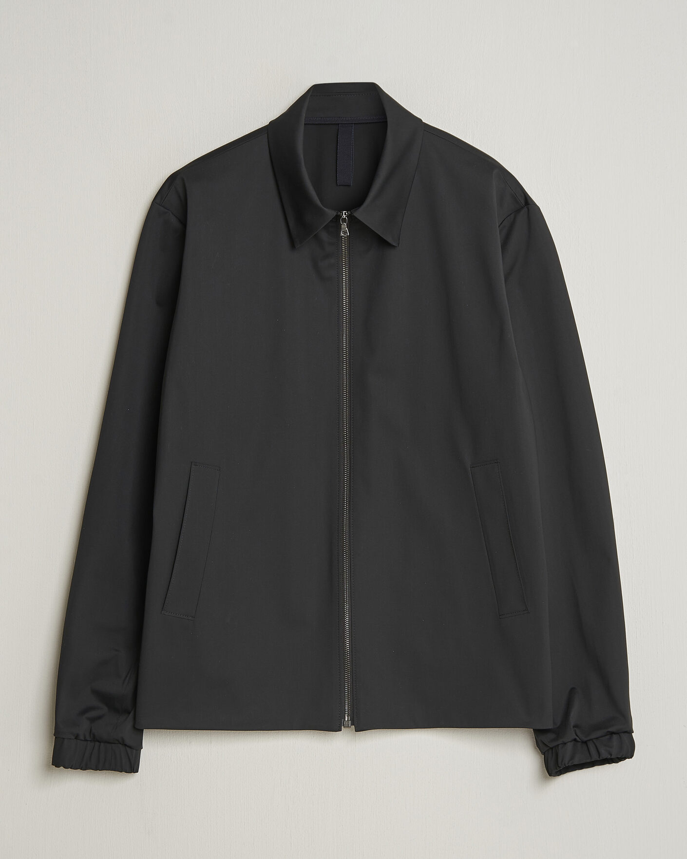 Mies | Takit | Harris Wharf London | Light Technic Short Jacket Black
