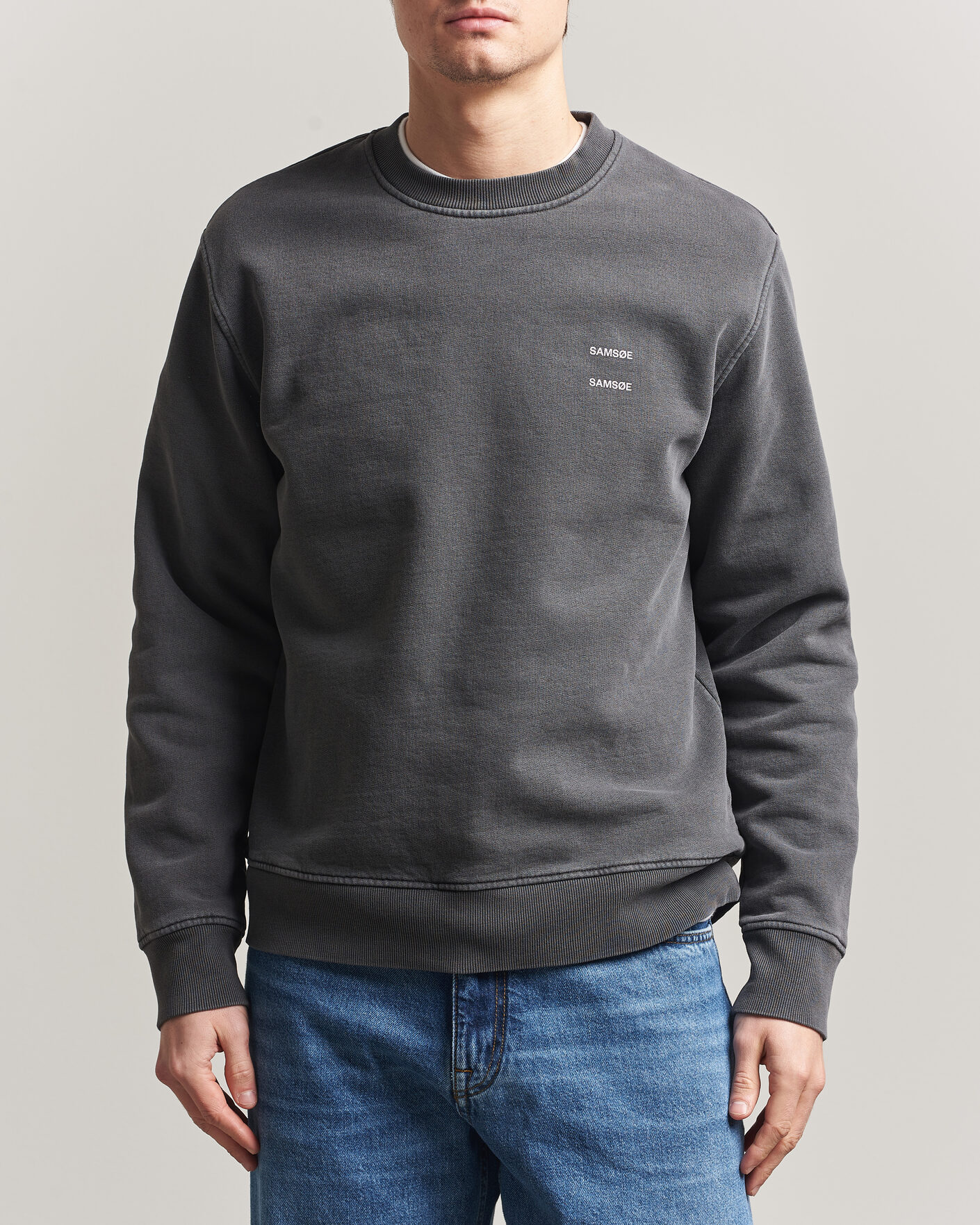 Mies | Puserot | Samsøe Samsøe | Joel Washed Organic Cotton Sweatshirt Black