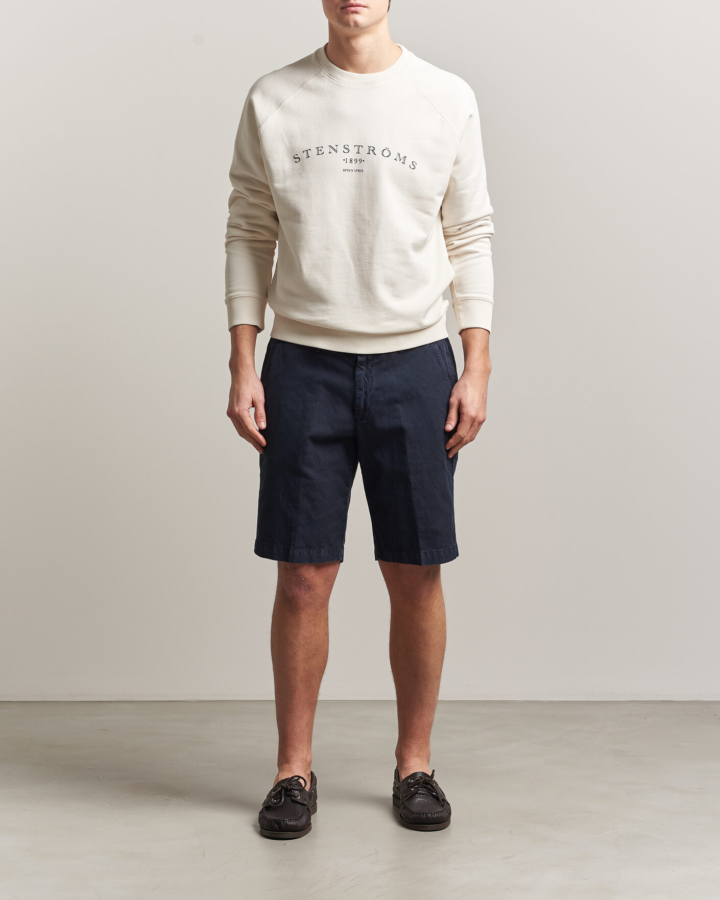 Mies | Puserot | Stenströms | Raglan Crew Logo Sweater White