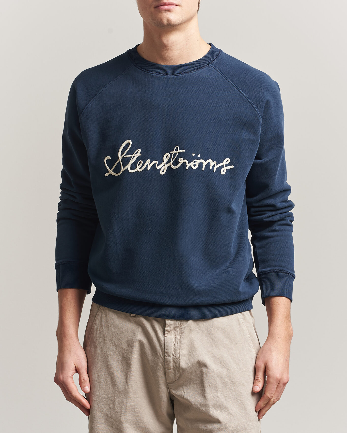Mies | Puserot | Stenströms | Raglan Crew Logo Sweater Navy