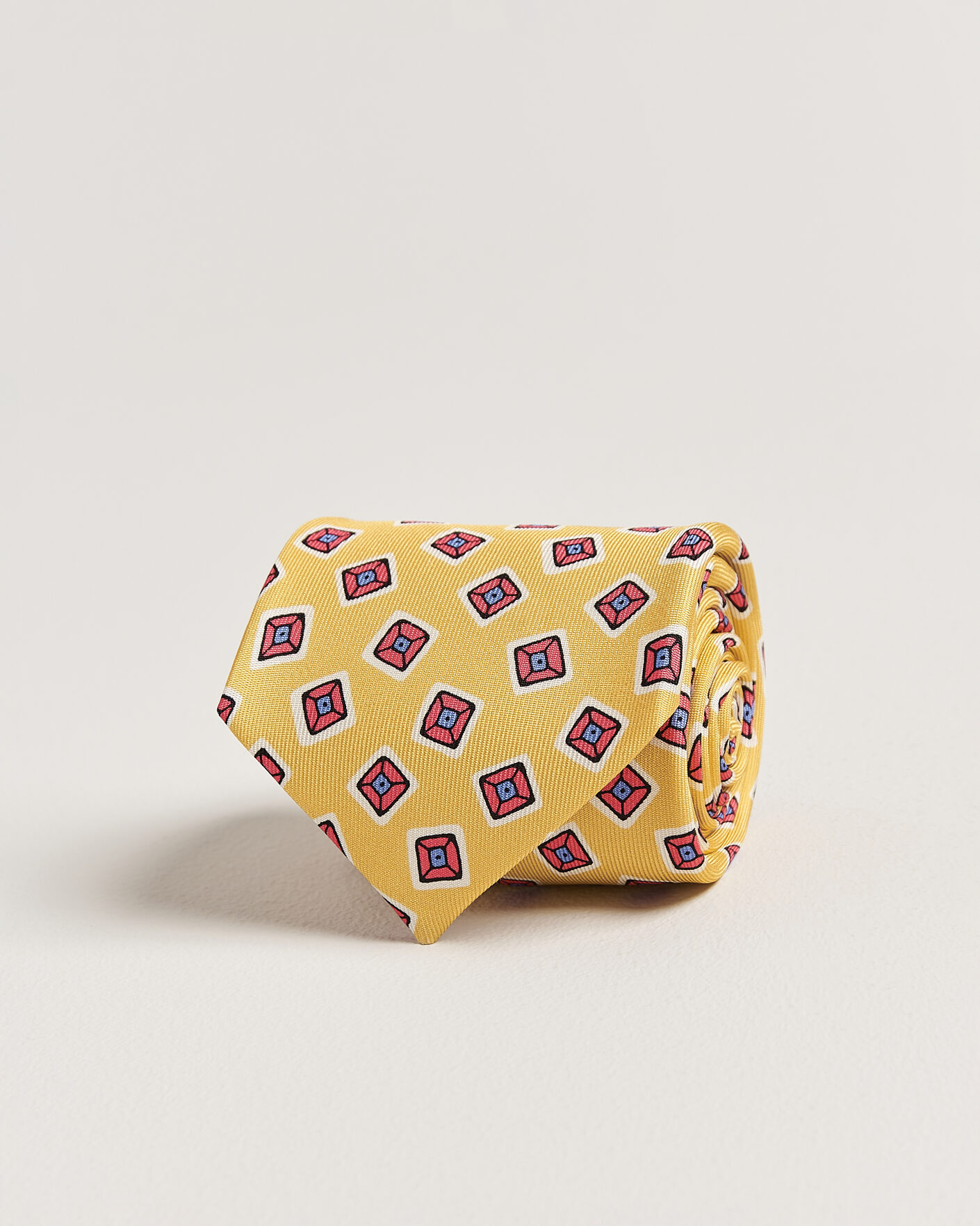 Mies | Drake's Square Diamond Heavy Twill Silk Tie Gold | Drake's | Square Diamond Heavy Twill Silk Tie Gold