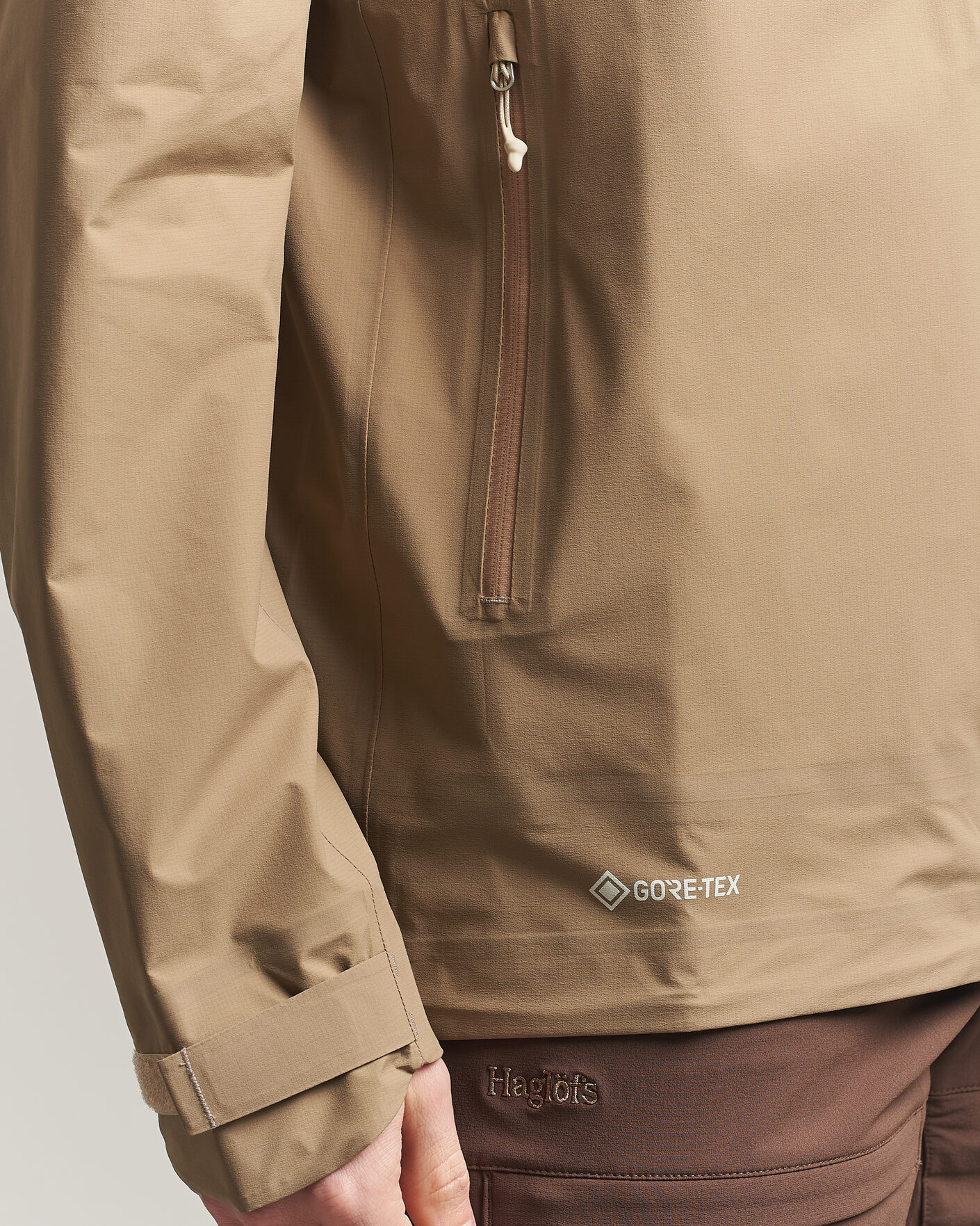 Mies | Takit | Haglöfs | L.I.M Airak Gore-Tex Jacket Oak Brown