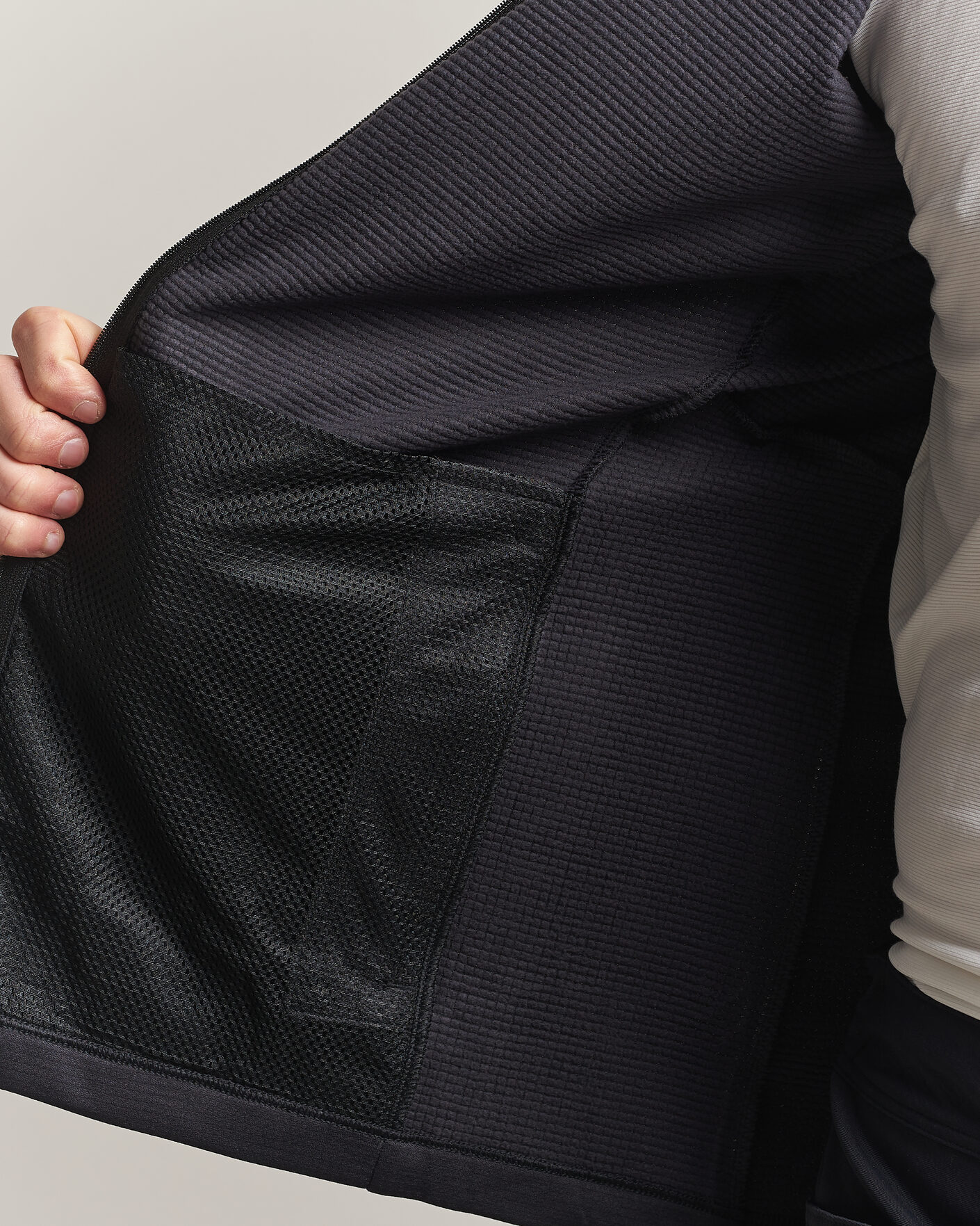 Mies | Puserot | Haglöfs | Korp Mid Fleece Hood True Black