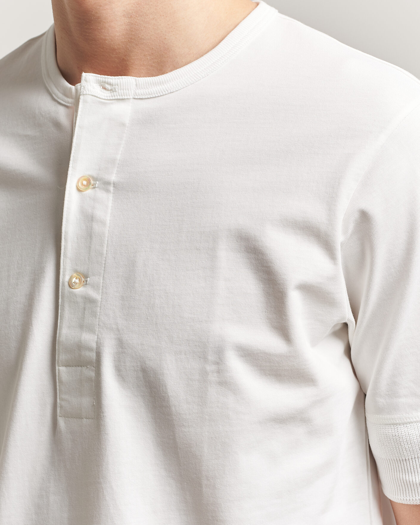 Mies | T-paidat | Merz b. Schwanen | Classic Organic Cotton Short Sleeve Henley White