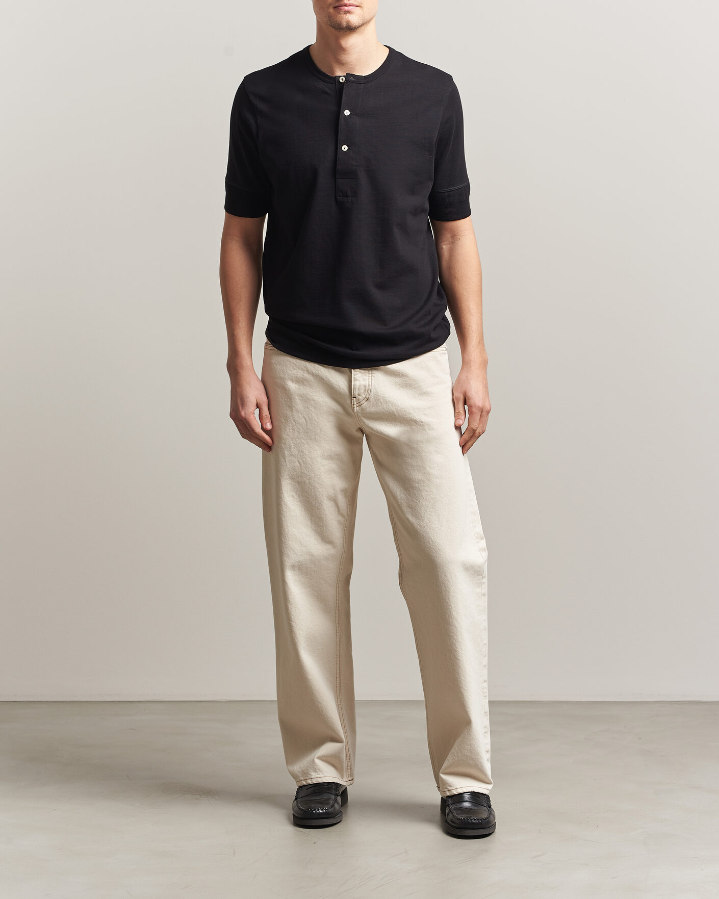 Mies | T-paidat | Merz b. Schwanen | Classic Organic Cotton Short Sleeve Henley Black