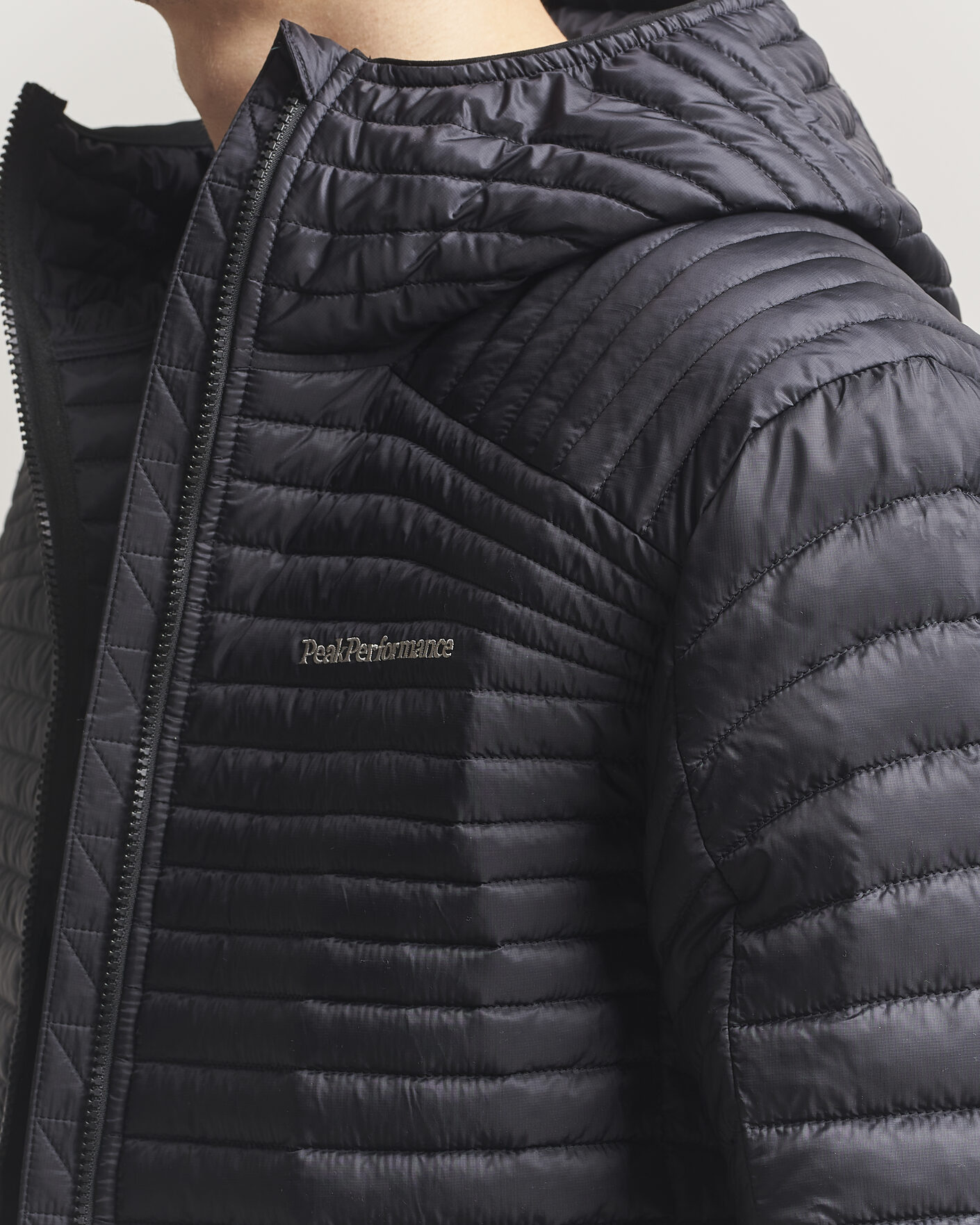 Mies | Takit | Peak Performance | Monolight Insulated Hooded Jacket Black