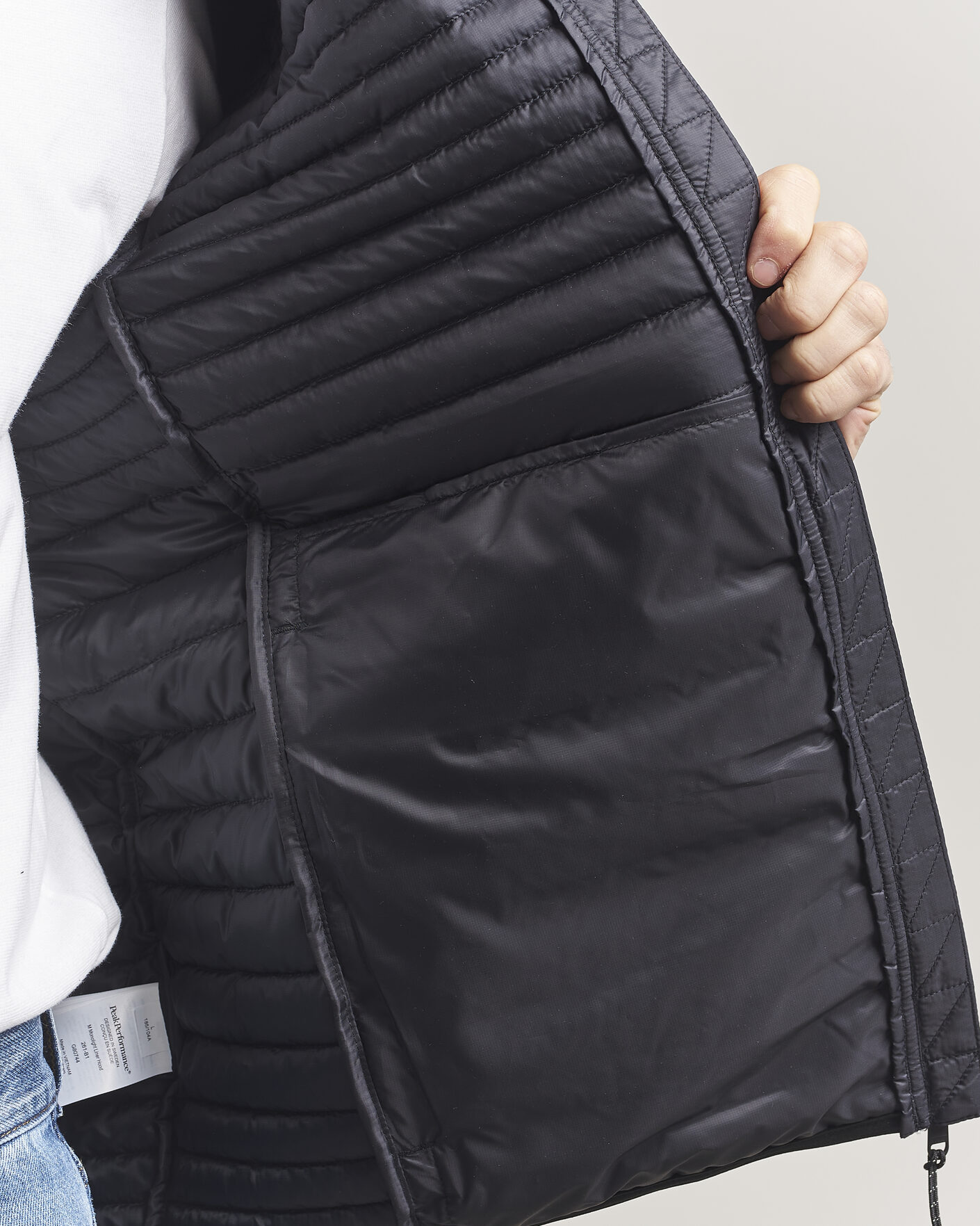 Mies | Takit | Peak Performance | Monolight Insulated Hooded Jacket Black