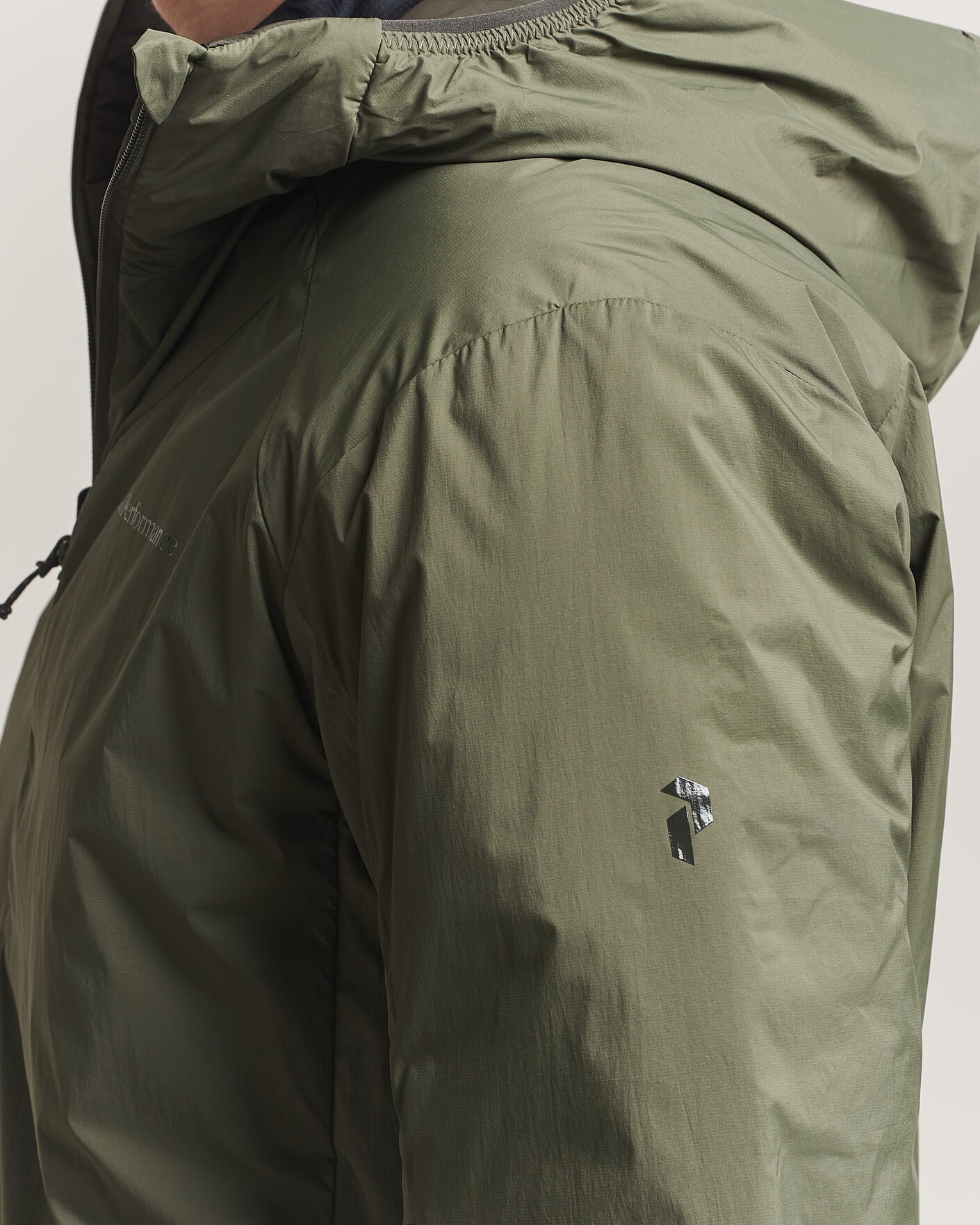 Mies | Takit | Peak Performance | Freelight Reversible Hooded Jacket Pine Needle