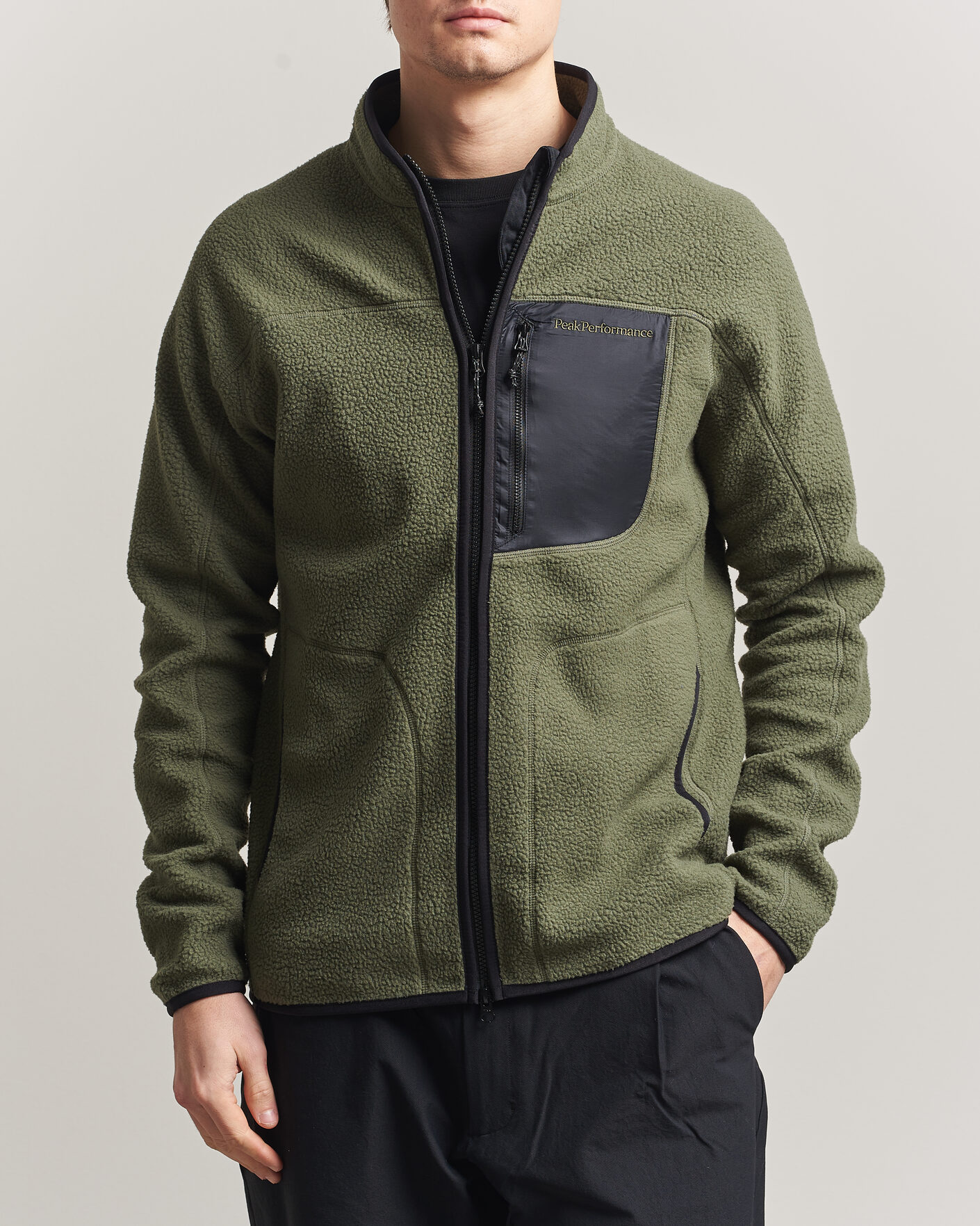 Mies | Puserot | Peak Performance | Nature Rush Pile Full Zip Pine Needle