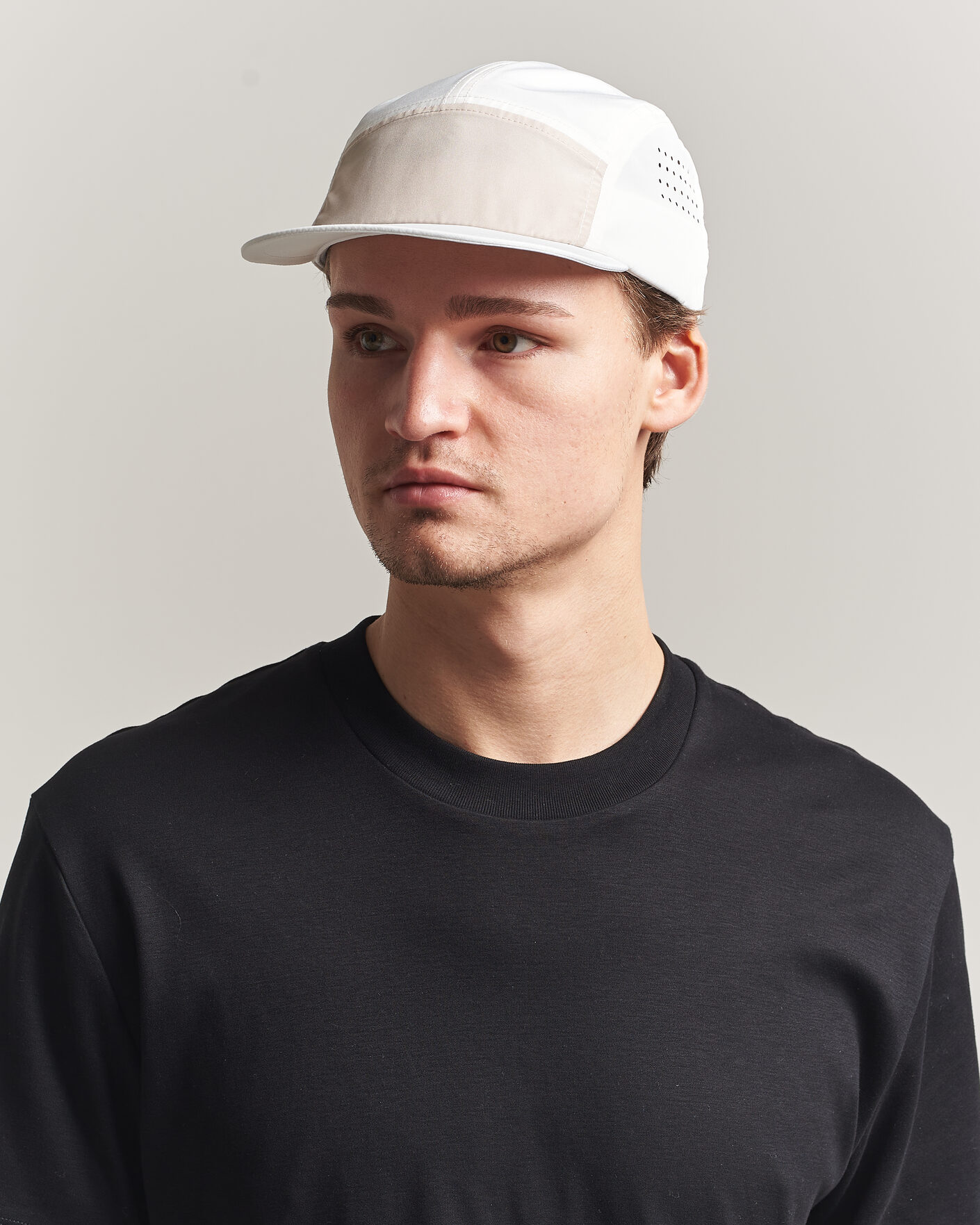 Mies | Päähineet | Peak Performance | Lightweight Cap White/Sand Fog