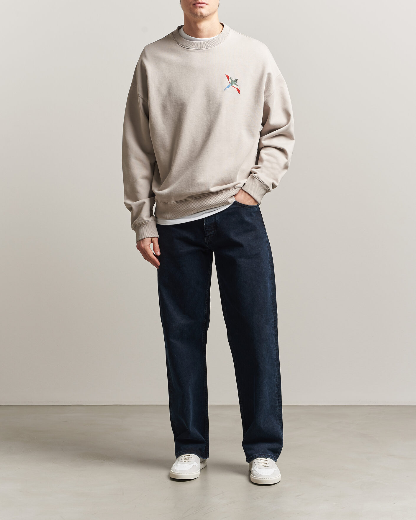 Mies | Puserot | Axel Arigato | Micro Bee Bird Sweatshirt Stone