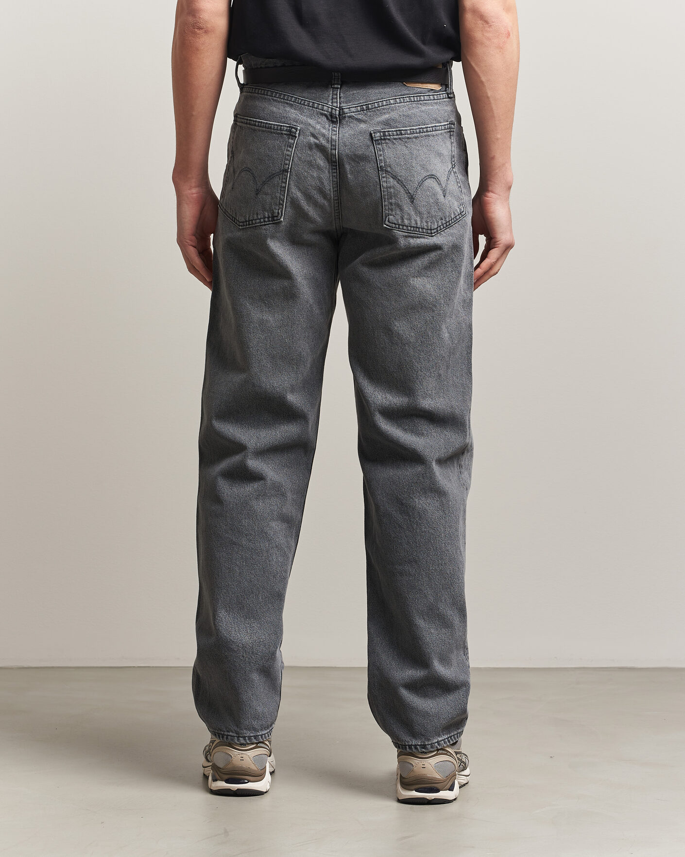 Mies | Farkut | EDWIN | Loose Straight Jeans Washed Grey