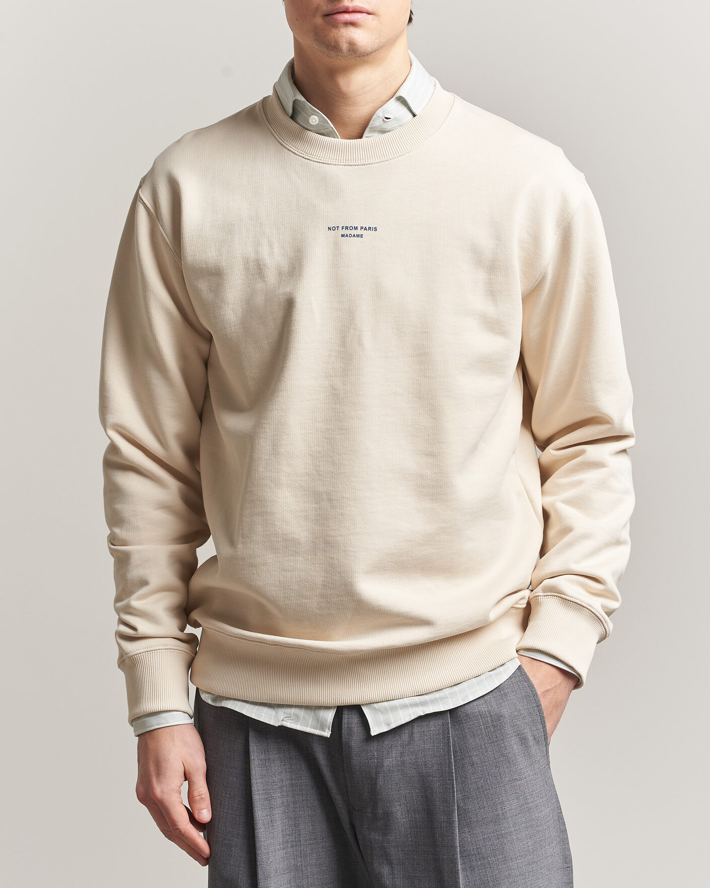 Mies | Puserot | Drôle de Monsieur | Classic Slogan Sweatshirt Sand