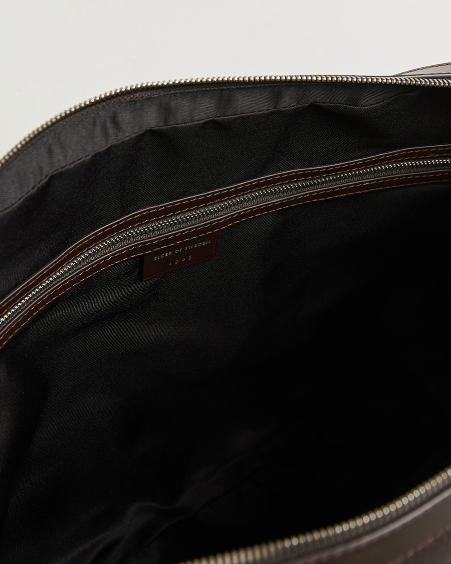 Mies | Laukut | Tiger of Sweden | Bosun Grained Leather Briefcase Dark Brown