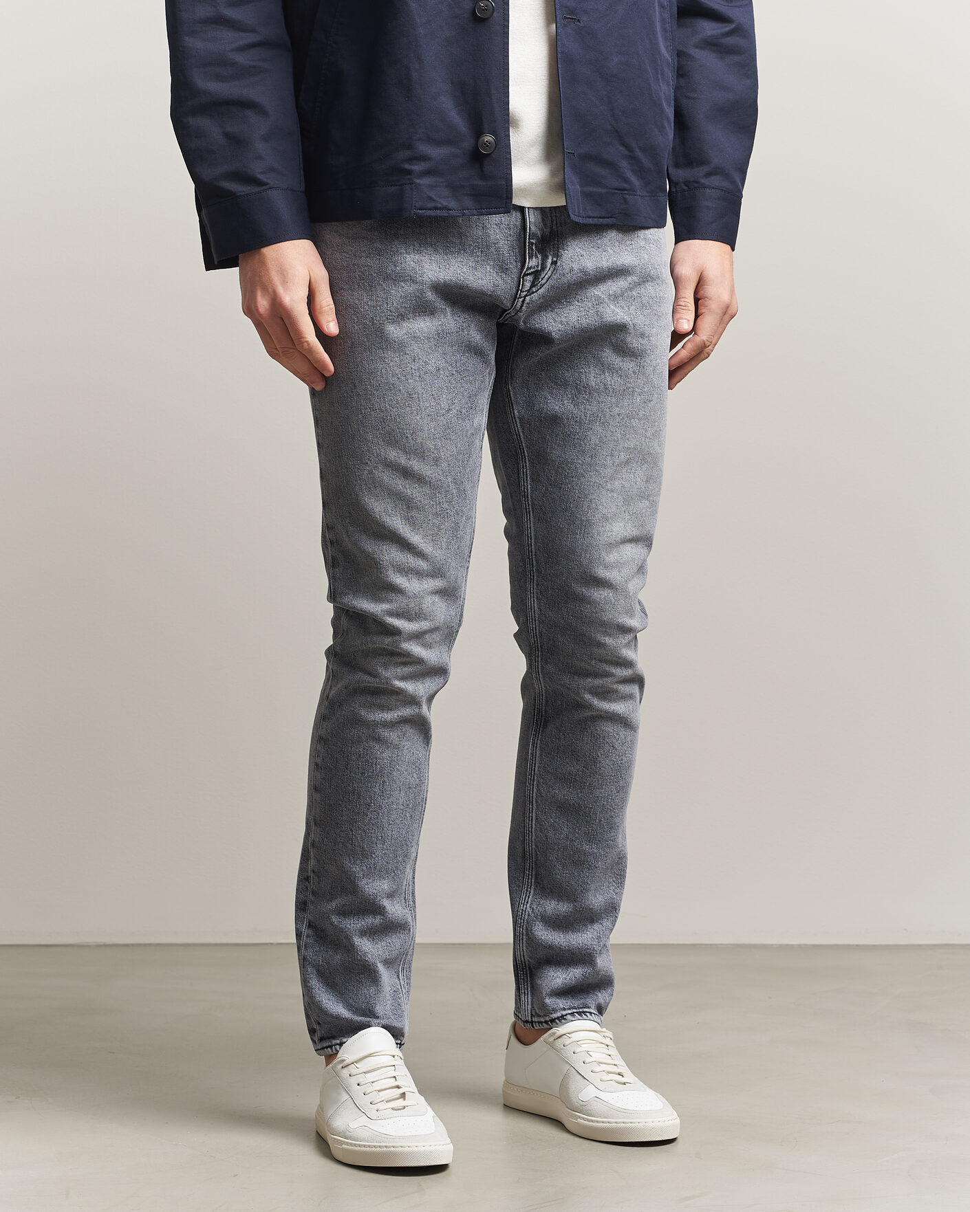 Mies | Farkut | Tiger of Sweden | Pistolero Jeans Washed Grey