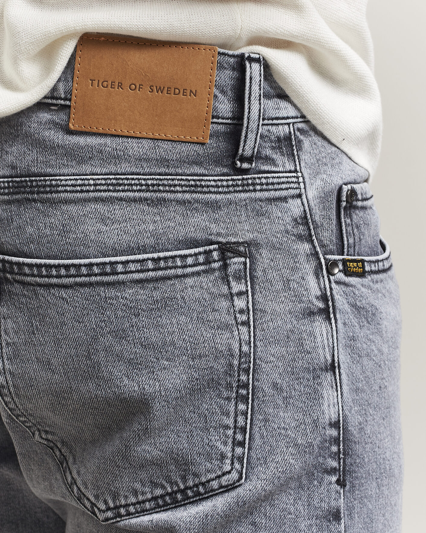 Mies | Housut | Tiger of Sweden | Pistolero Jeans Washed Grey
