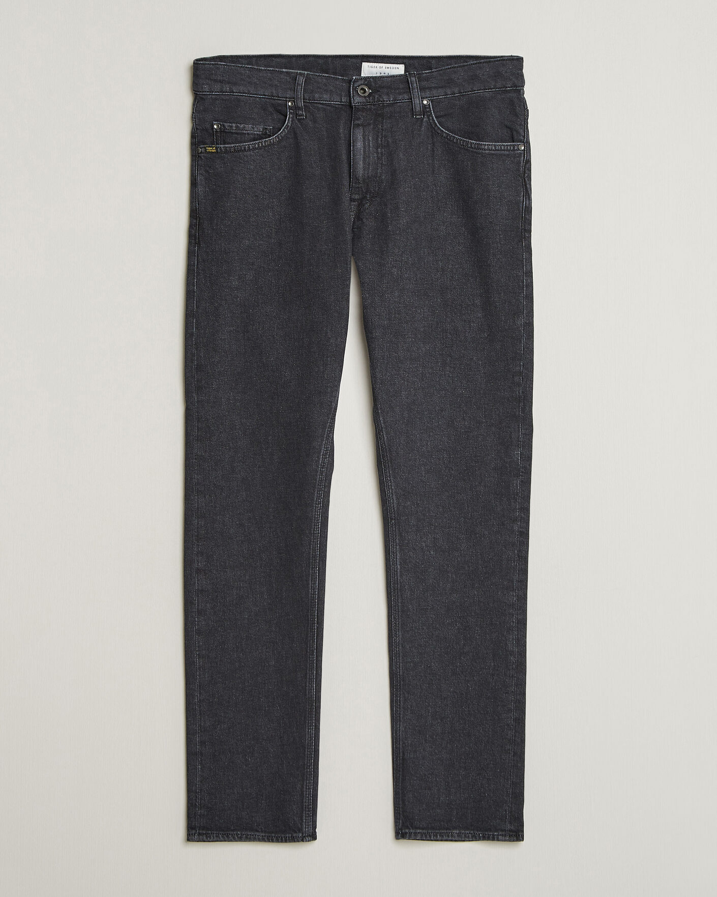 Mies | Farkut | Tiger of Sweden | Pistolero Jeans Washed Black