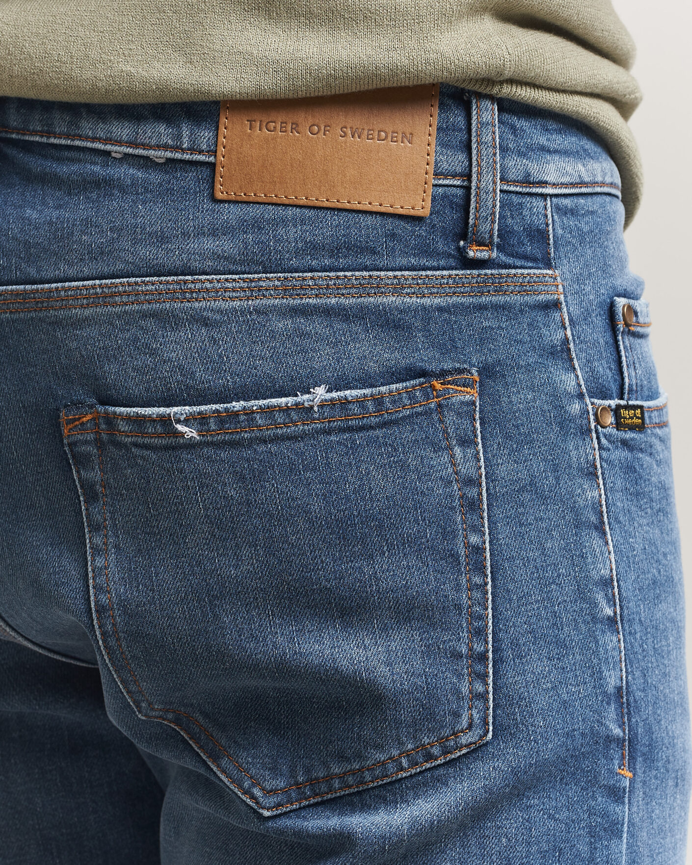 Mies | Farkut | Tiger of Sweden | Pistolero Jeans Medium Blue