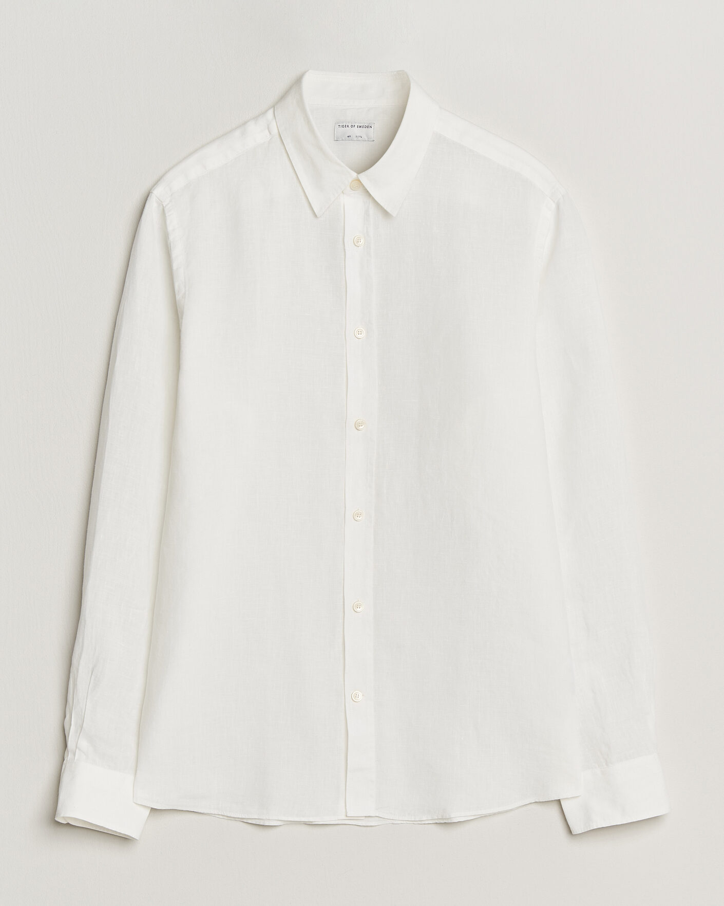 Mies | Kauluspaidat | Tiger of Sweden | Spenser Linen Shirt Off White