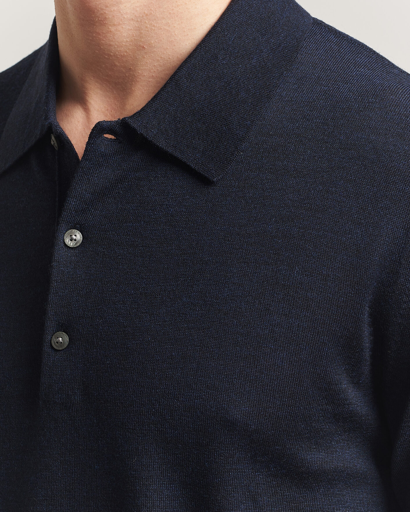 Mies | Puserot | Tiger of Sweden | Eross Merino Knitted Polo Light Ink