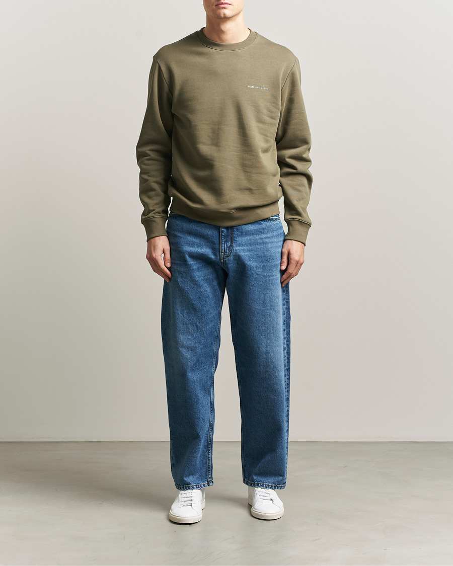Mies | Puserot | Tiger of Sweden | Emerson Crew Neck Sweatshirt October Sage