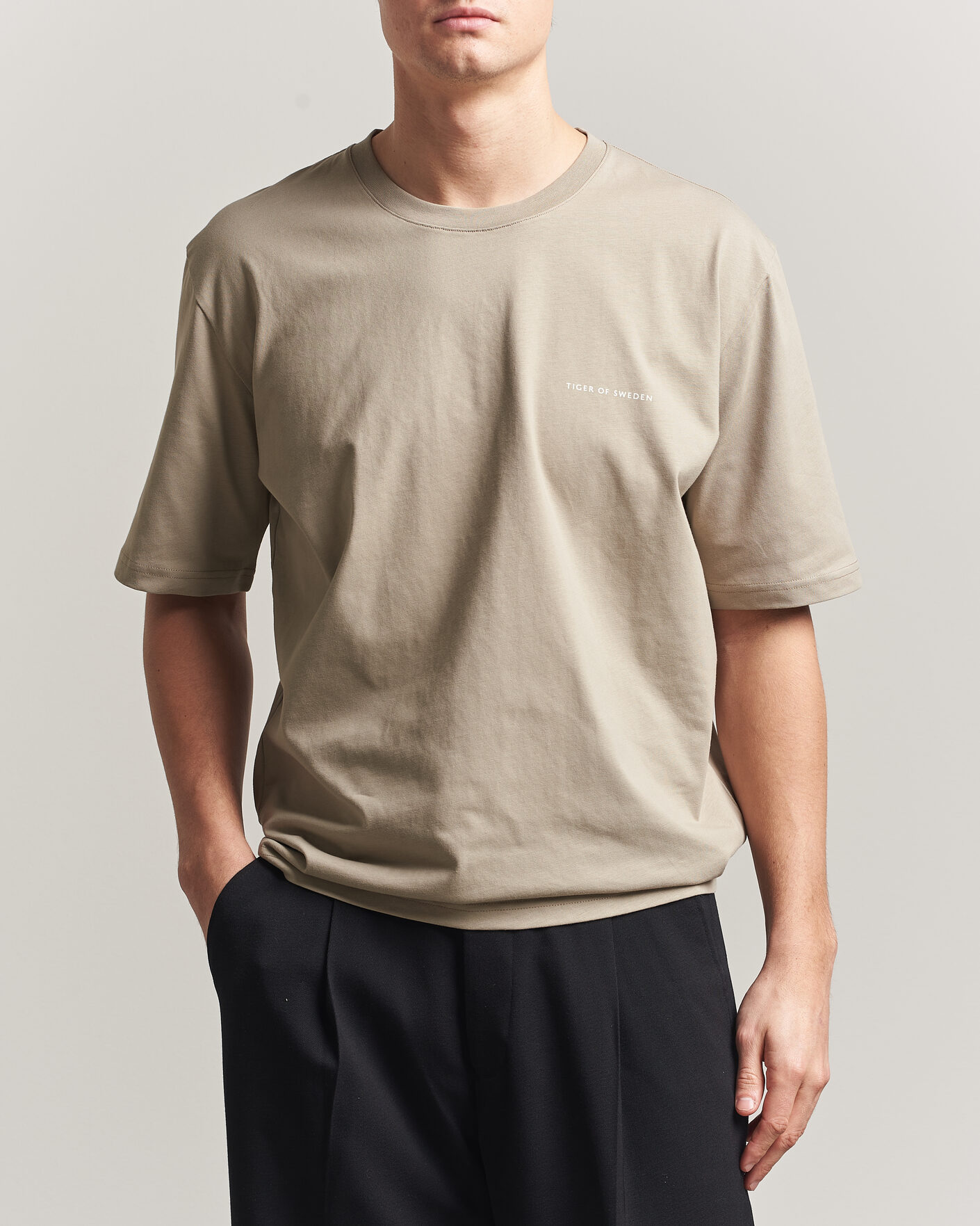 Mies | T-paidat | Tiger of Sweden | Pro Logo Crew Neck T-Shirt Artichoke Grey