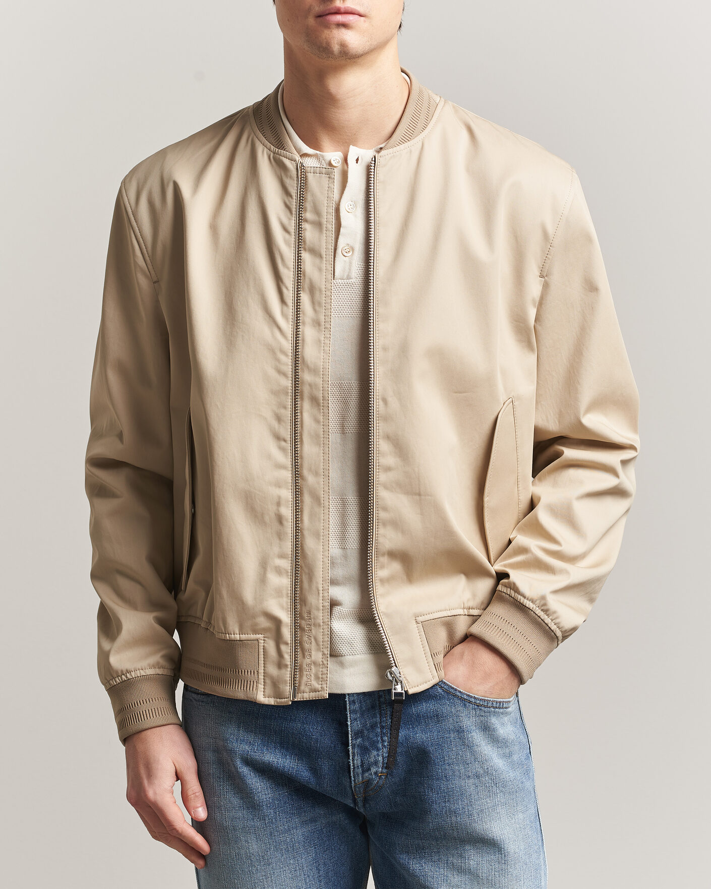 Mies | Takit | Tiger of Sweden | Ewan Bomber Jacket Tehina