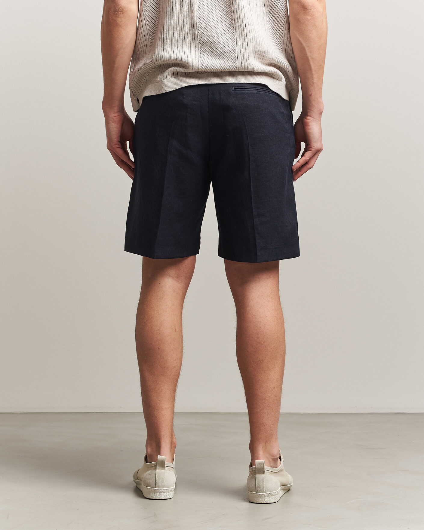 Mies | Shortsit | Tiger of Sweden | Troy Pleated Linen Shorts Midnight Blue