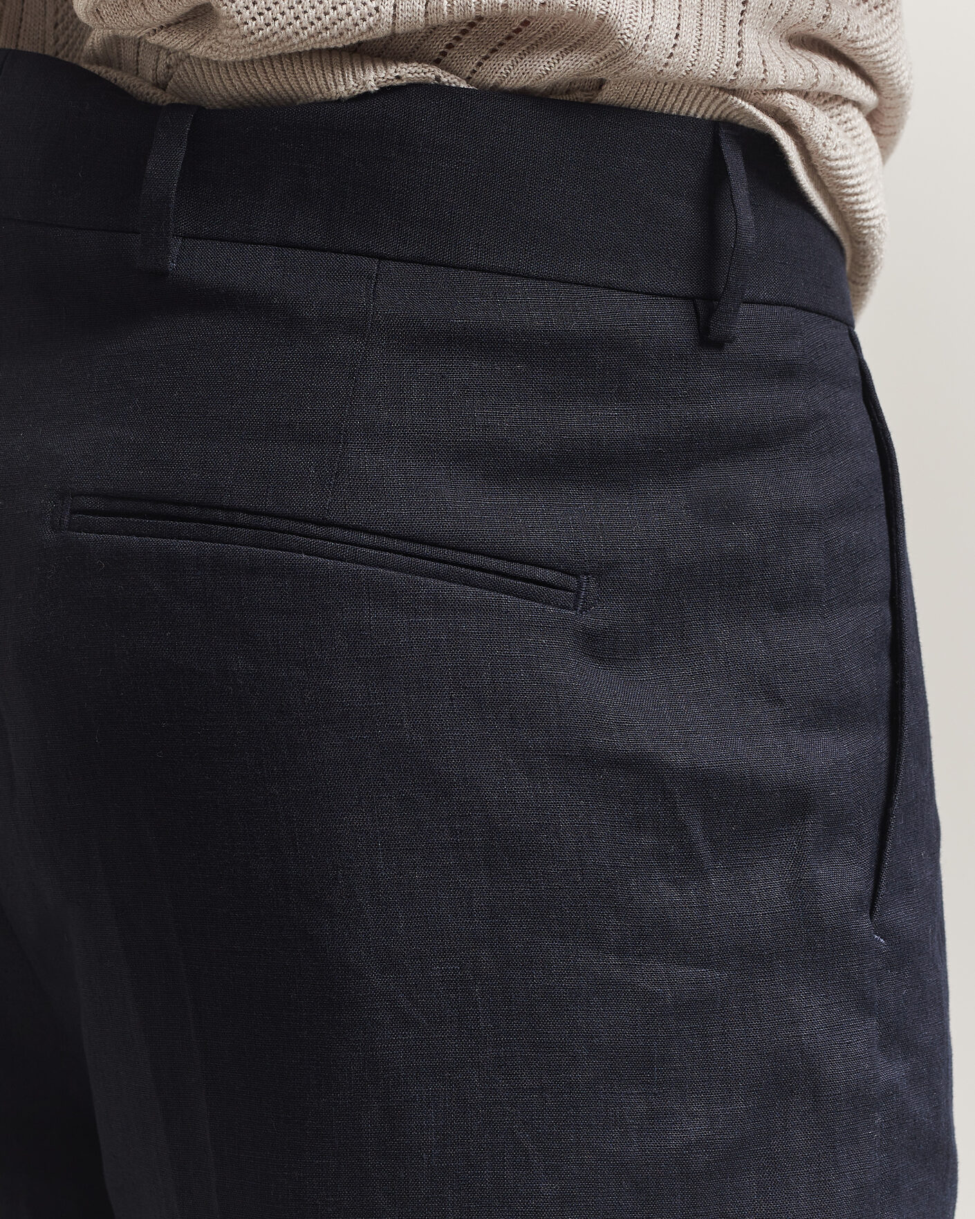 Mies | Shortsit | Tiger of Sweden | Troy Pleated Linen Shorts Midnight Blue