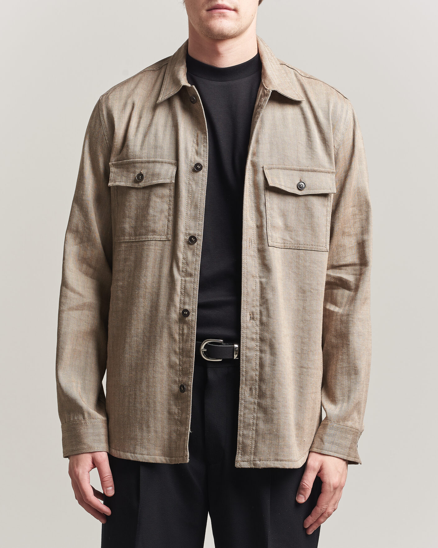Mies | Kauluspaidat | Tiger of Sweden | Bishop Linen Overshirt Vintage Beige