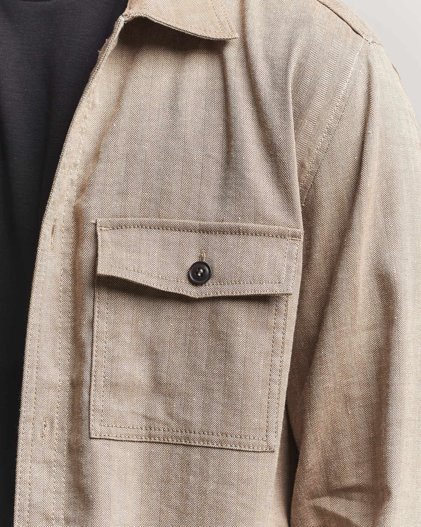 Mies | Kauluspaidat | Tiger of Sweden | Bishop Linen Overshirt Vintage Beige