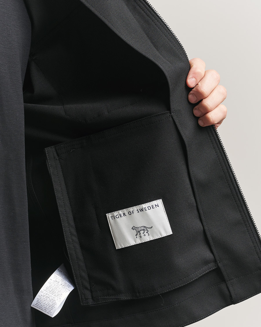 Mies | Kauluspaidat | Tiger of Sweden | Barnaby Technical Overshirt Black