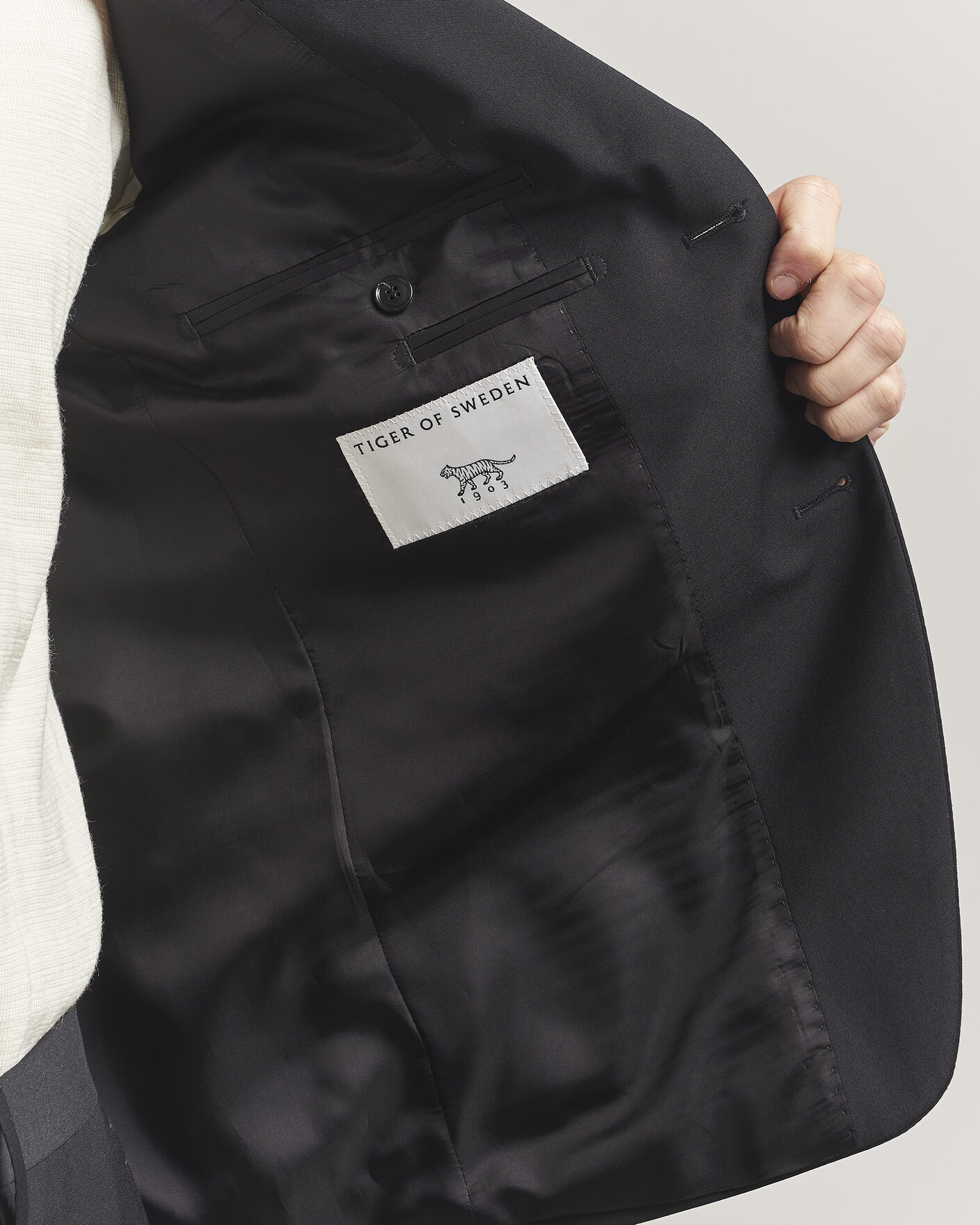 Mies | Pikkutakit | Tiger of Sweden | Jamie Wool Travel Suit Blazer Black