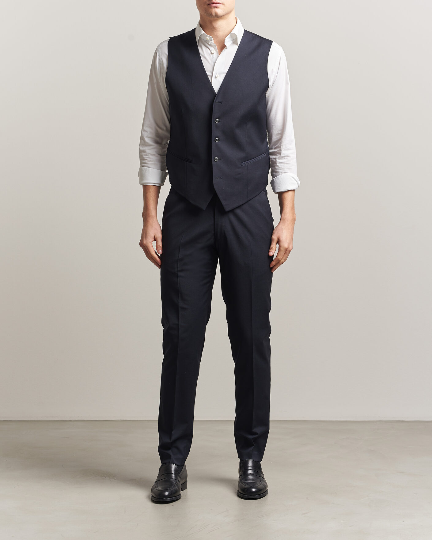 Mies | Ulkoliivit | Tiger of Sweden | Winston Wool Travel Waistcoat Dark Ink