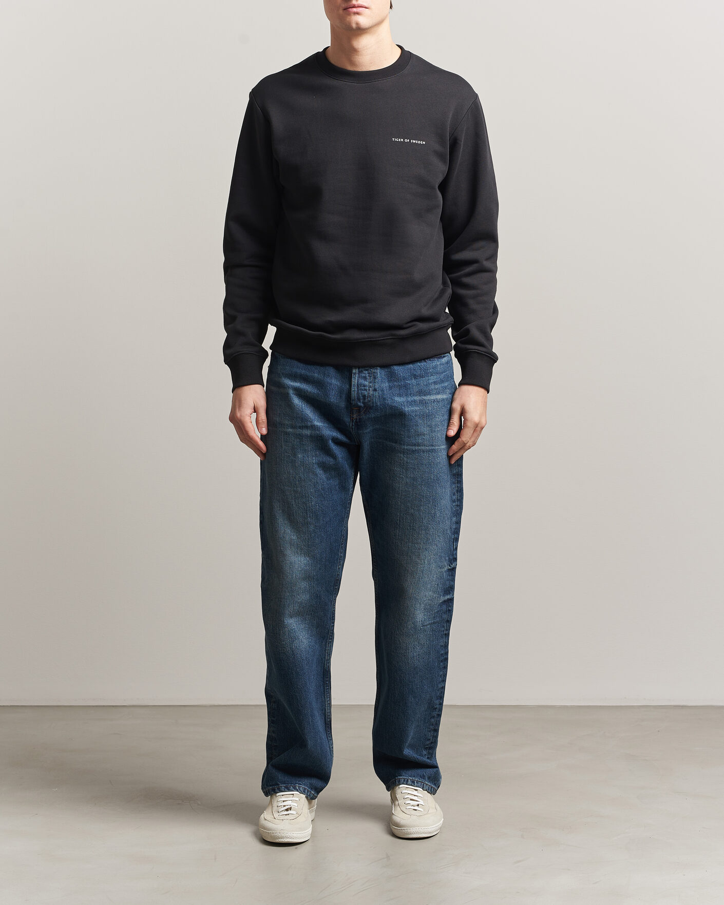 Mies | Puserot | Tiger of Sweden | Emerson Crew Neck Sweatshirt Black