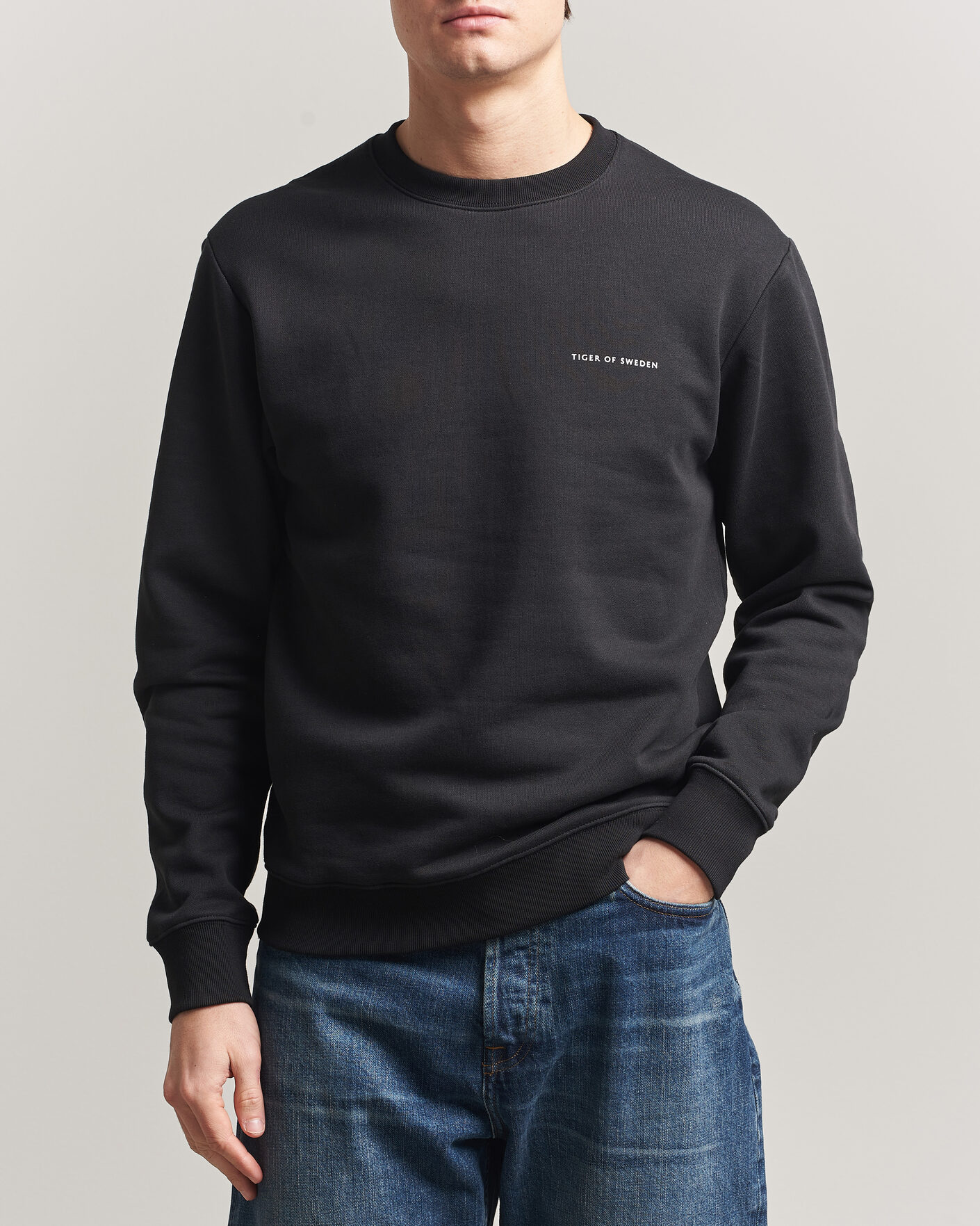 Mies | Puserot | Tiger of Sweden | Emerson Crew Neck Sweatshirt Black