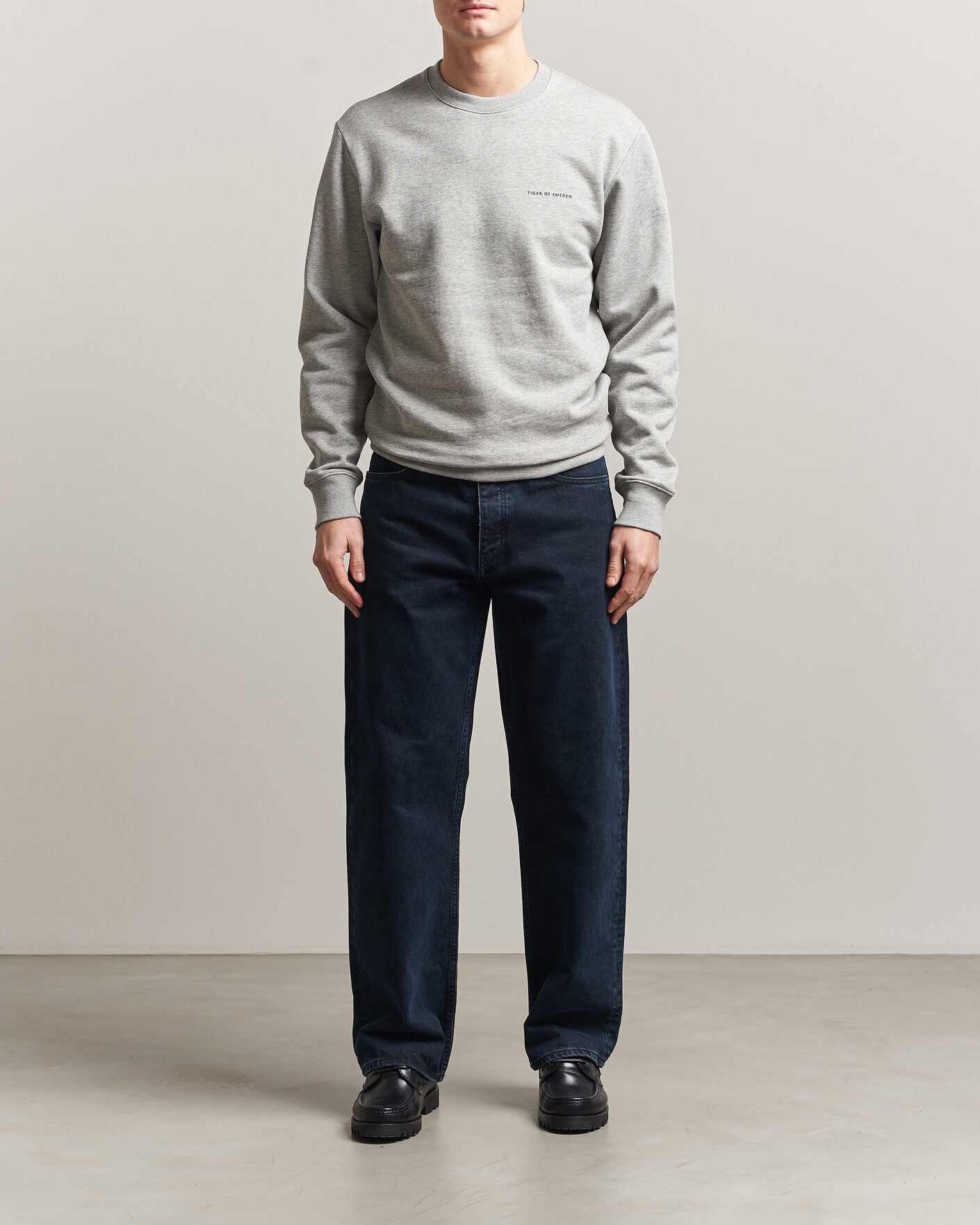 Mies | Puserot | Tiger of Sweden | Emerson Crew Neck Sweatshirt Grey Melange