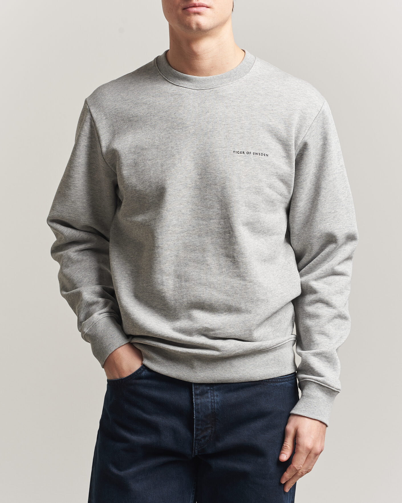 Mies | Puserot | Tiger of Sweden | Emerson Crew Neck Sweatshirt Grey Melange