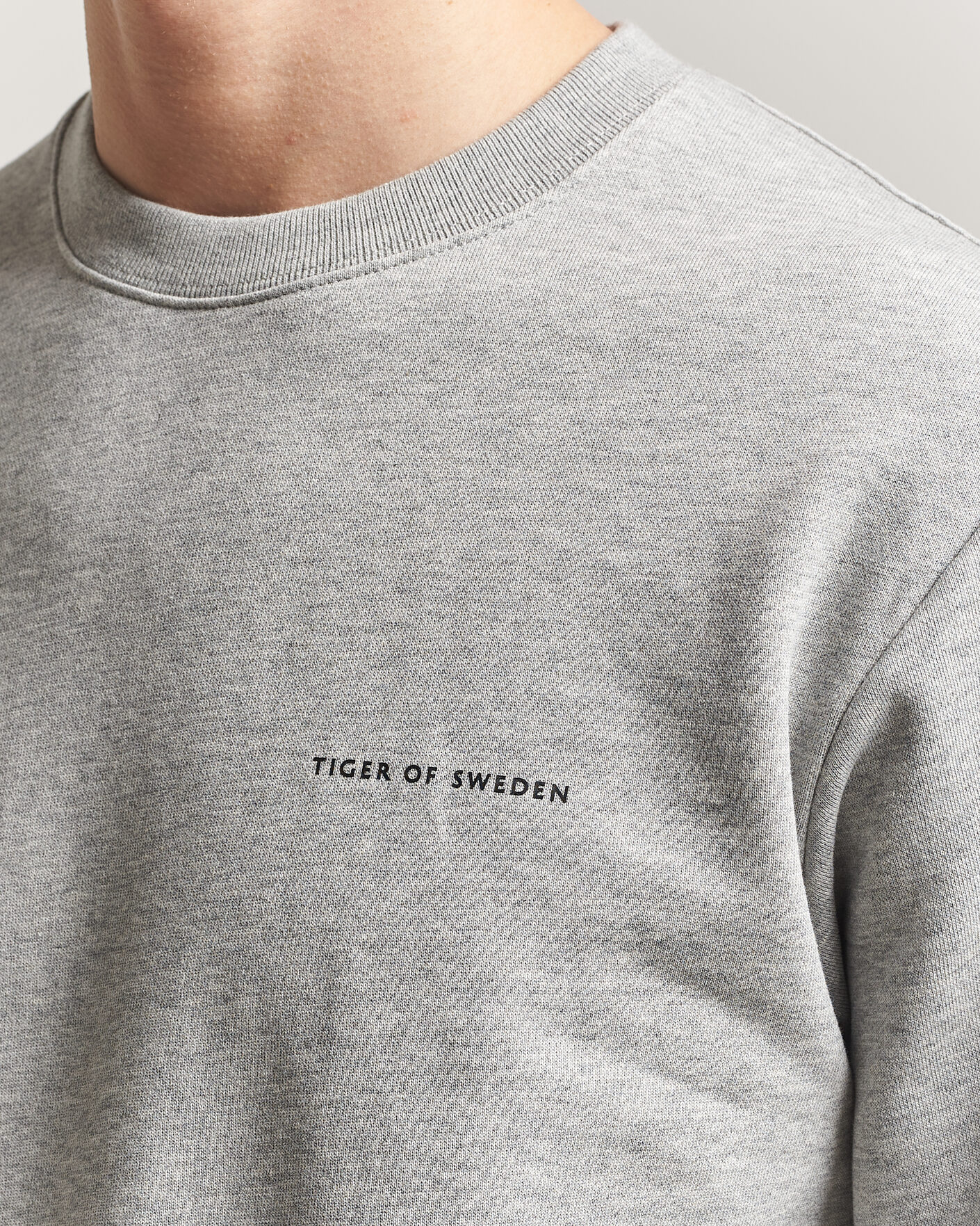 Mies | Puserot | Tiger of Sweden | Emerson Crew Neck Sweatshirt Grey Melange