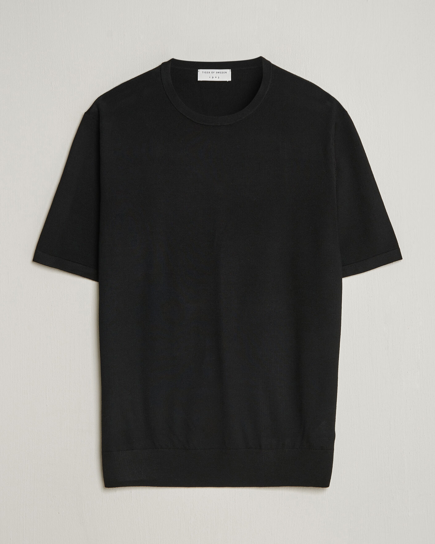 Mies | T-paidat | Tiger of Sweden | Connor Knitted Crew Neck T-Shirt Black